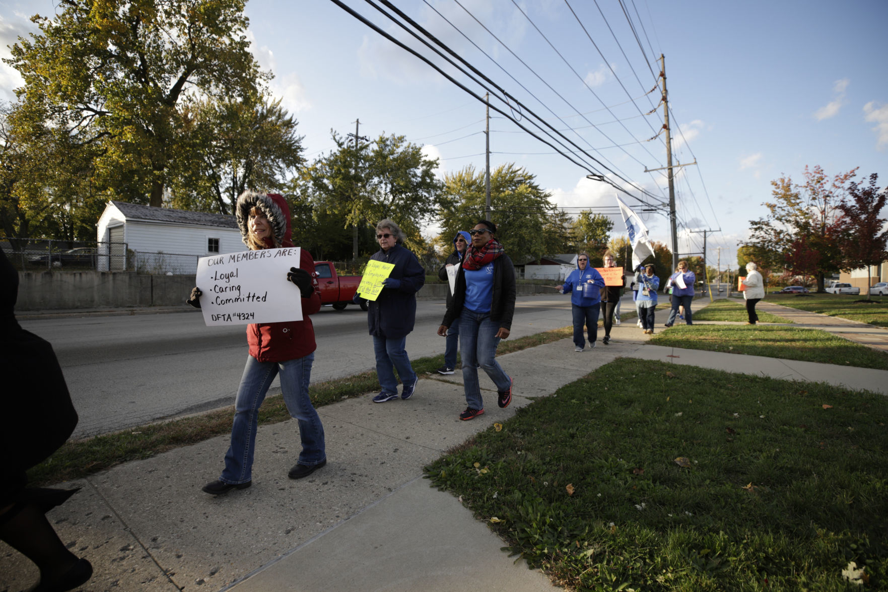 DFTA-picket-04-102319.JPG